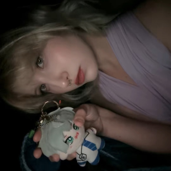 Meet your Posher, Lee - Picture 1 of 2